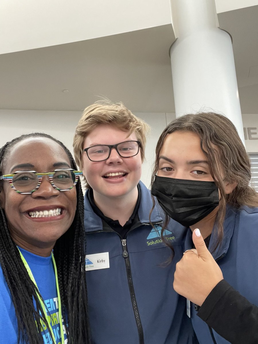 TLoveEDU's tweet image. Made some awesome connections with these young people that travel around and support “the work” of educator learning. Loved hearing their personal stories! @SolutionTree #theSMSD #SMSDPLCInstitute