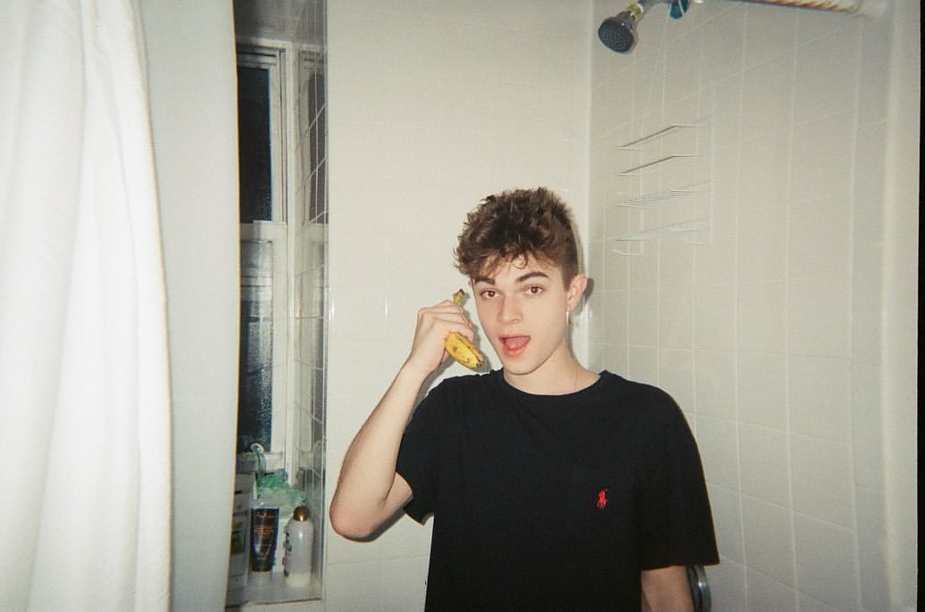 JayAlanUpdates's tweet image. jay via instagram

"don’t call me (but the film I just developed from 2019 version)"