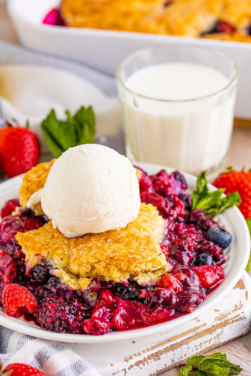 😍Berry Cobbler😍
Fruity, tasty, and super easy this Berry Cobbler uses mixed berries and is topped with a sugared crunchy topping that sets this perfect dessert dish off.
#recipes #cooking #baking #foodies
ow.ly/JpKj50JtM9s
