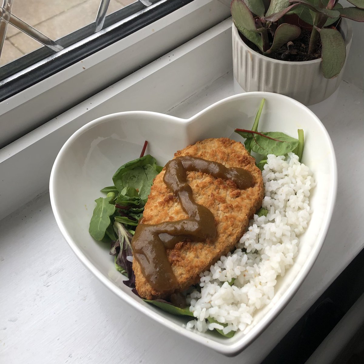 willowdoeseat's tweet photo. katsu curry. needs more sauce &amp; sticky rice next time https://t.co/12qIR6sTrY