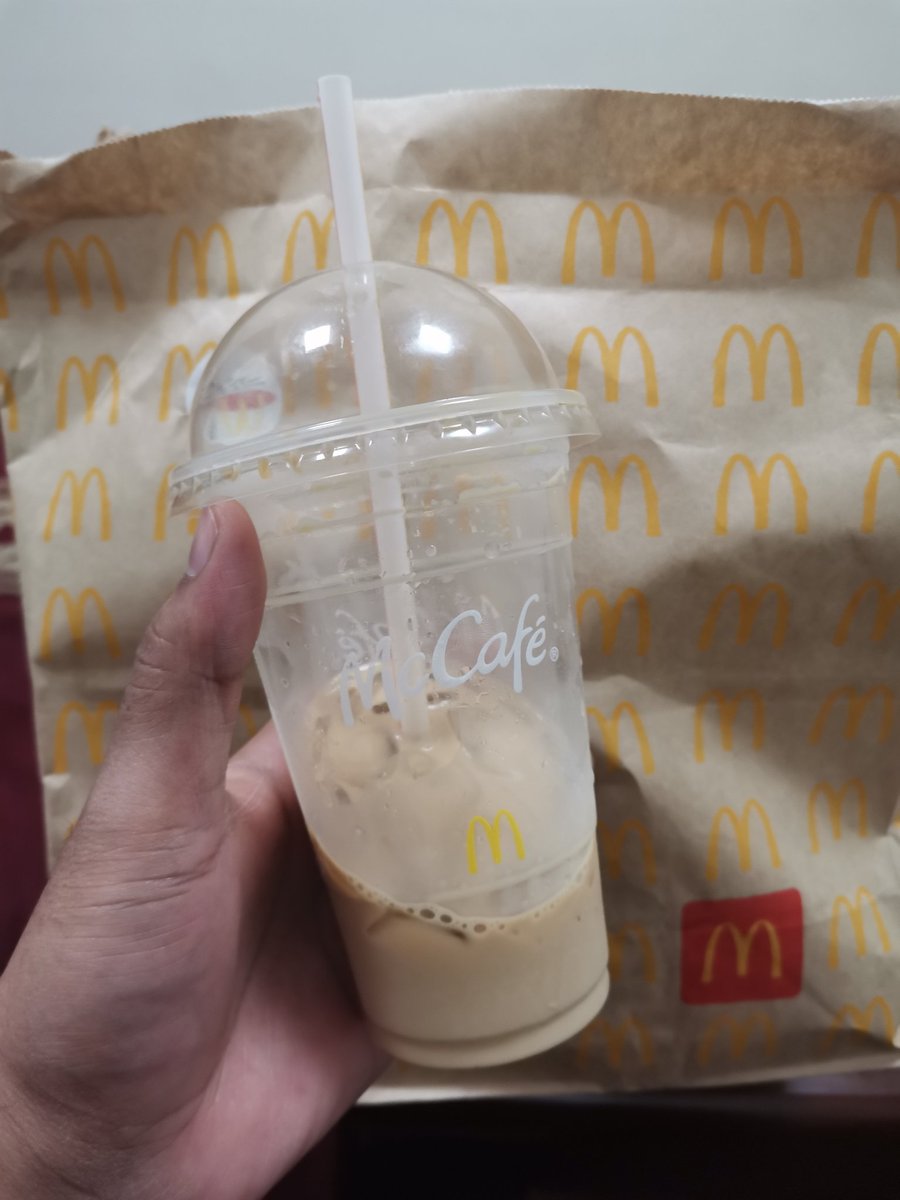 PCuh19's tweet photo. My new favorite kind of coffee βπ₯€
#spanishLatte #IcedCoffee #CoffeeLover #QatarOfw https://t.co/4F8AxLF6Ft