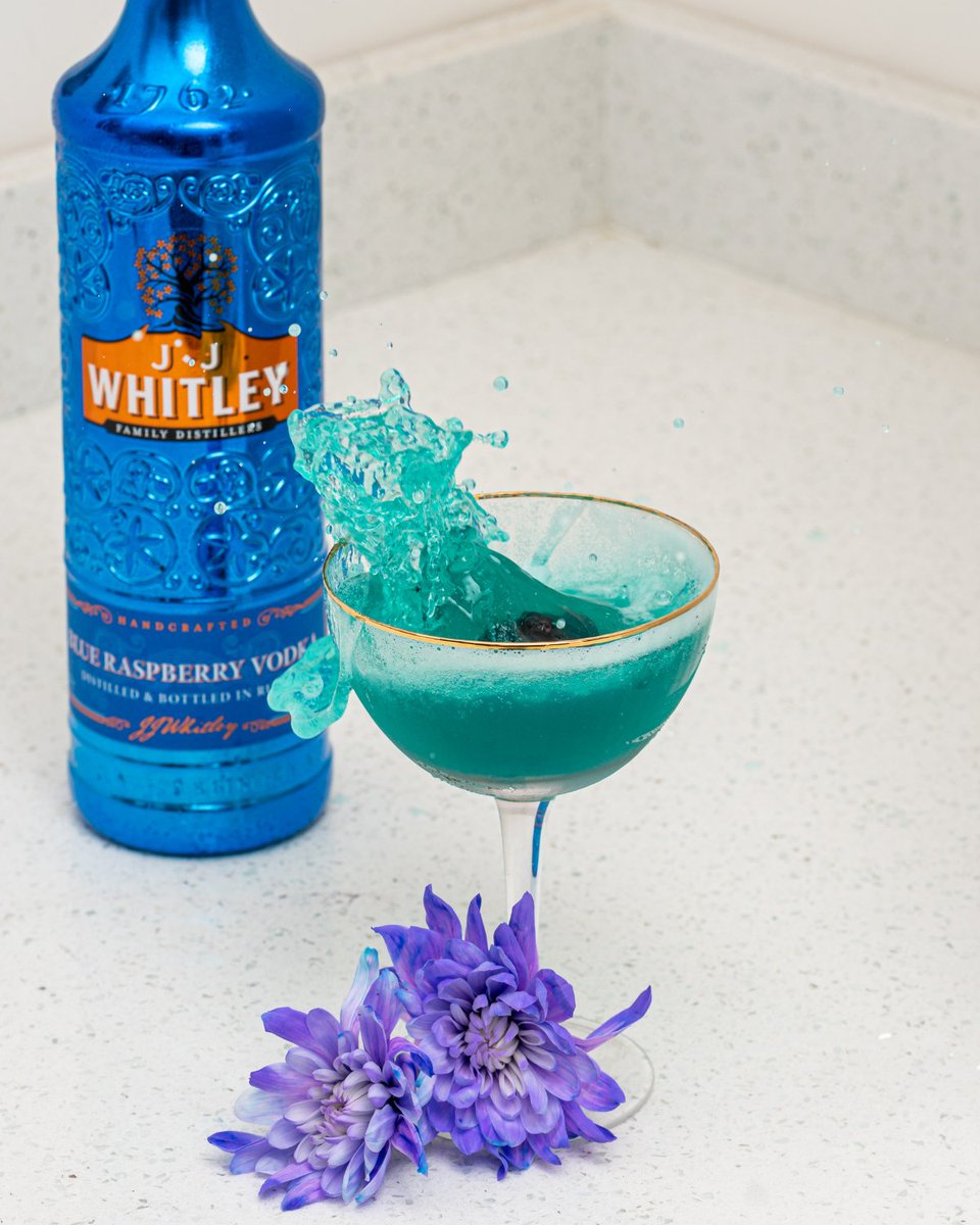 🎶Splish splash I was having a… cocktail?🎶

JJ Whitley Blue Raspberry Vodka is perfect for a deliciously different kind of martini 🍸

Shop now at @Asda - bit.ly/3lrgQIg 

#JJWhitleyVodka