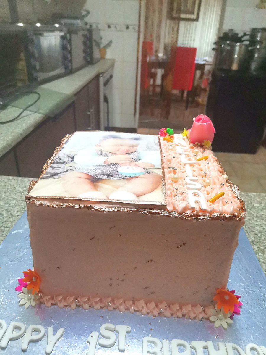 LollystrEats's tweet photo. Picture cake #CarrotCake #carrotbirthdaycake #BirthdayCakesforher #1stbirthday #cakesforkids 🌸🌸 https://t.co/MwZaewHnEP