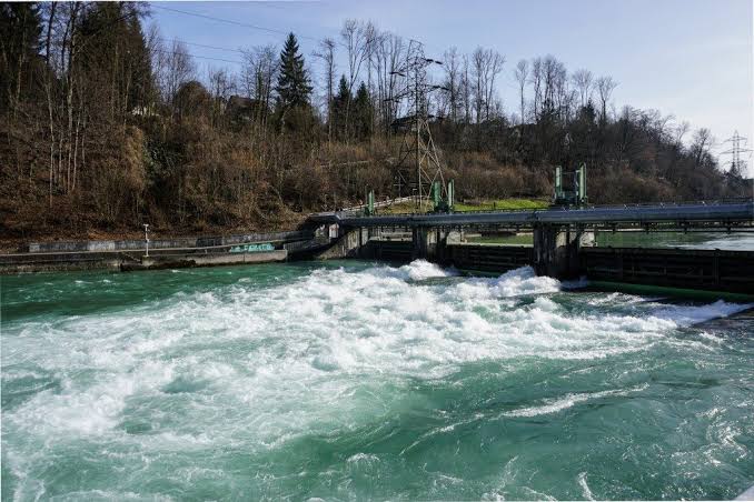 VarhaniIsmiati's tweet photo. Bendungan/Pintu Air Engehalde Swiss, tempat Ananda Eril ditemukan. https://t.co/nUQJTjRkqz