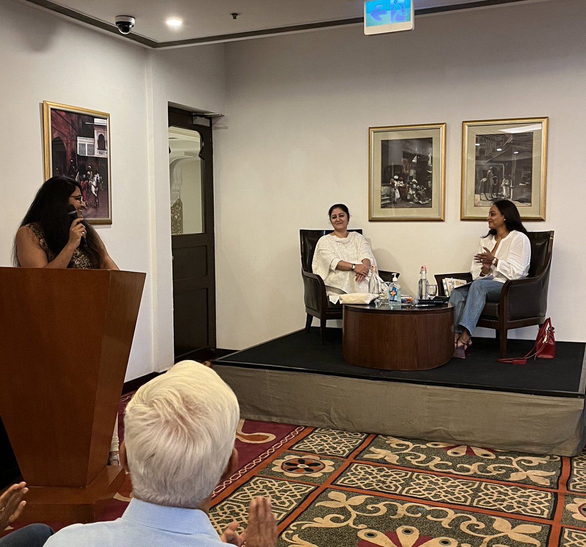 FoundationPK's tweet photo. @urvibhuwania welcoming the speakers and the audience at @write_circle #Jaipur. @ehsaaswomen @SiyahiJaipur @hemalisodhi @spagia_ @ITCRajputana https://t.co/AsxLzBKvut