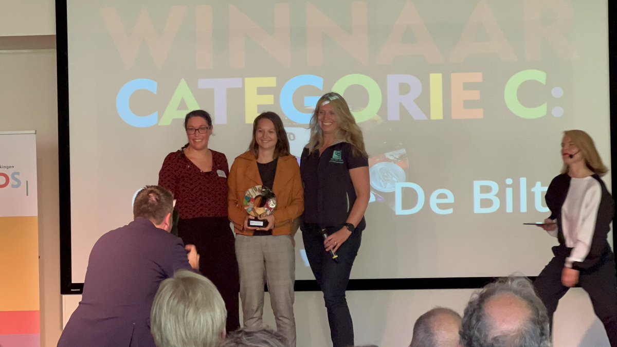 GocleanD's tweet photo. Yeah gewonnen! Afvalfonds verpakkingen awards 2022 categorie C ‘Gemeente/bedrijfsleven met het beste samenwerkingsinitiatief om zwerfafval terug te dringen’ samen met @gemeentedebilt en #plogitupdebilt 🏆💪🏻 #afvalfondsverpakkingen #awards2022 #debilt #plogitupdebilt #zwerfafval https://t.co/AZzQtgEICN