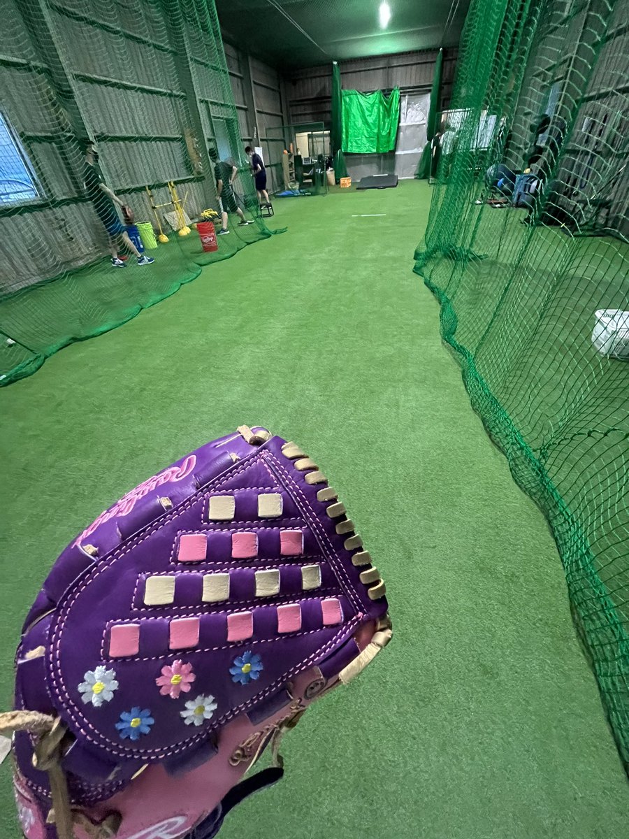 sachun21's tweet photo. 木曜日の18時〜22時は
ソフトボールアカデミー🥎TIMEです🤭

#名古屋
#ソフトボールアカデミー
#ベースボールアカデミー
#ピッチングアカデミー
#バッティングアカデミー https://t.co/dEtpv9U0jO