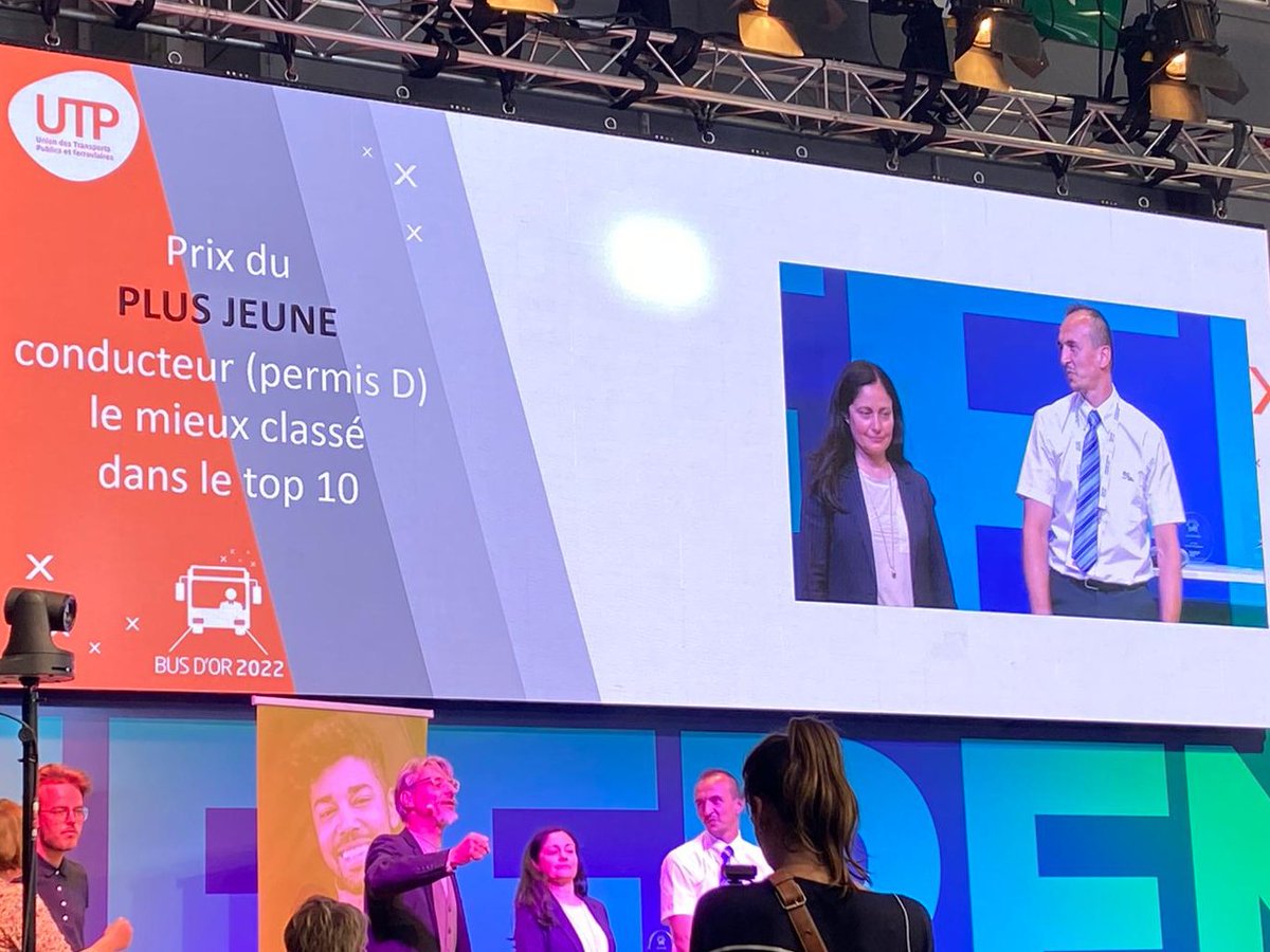 transdevFR's tweet photo. 21ème édition du #BusdOr de l’année 🚌 @EuMoExpo
🏆 Bravo Atef 👏 pour ce prix du plus jeune #conducteur de #bus 🚍 (permis D), mieux classé dans le top 10 !
@UTP_Fr #EuMo2022 https://t.co/kxIInVKXm4