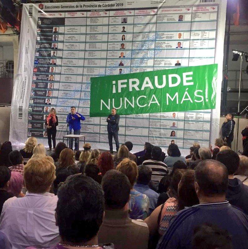 gabiestevezok's tweet image. Y no es el único confundido 🤔. Parece que @marioraulnegri lo acompaña. Cambian todo el tiempo de opinión  y culpan al peronismo tanto por la Boleta Partidaria como por la Boleta Única. ¿No será otro su problema?

#Confundidos