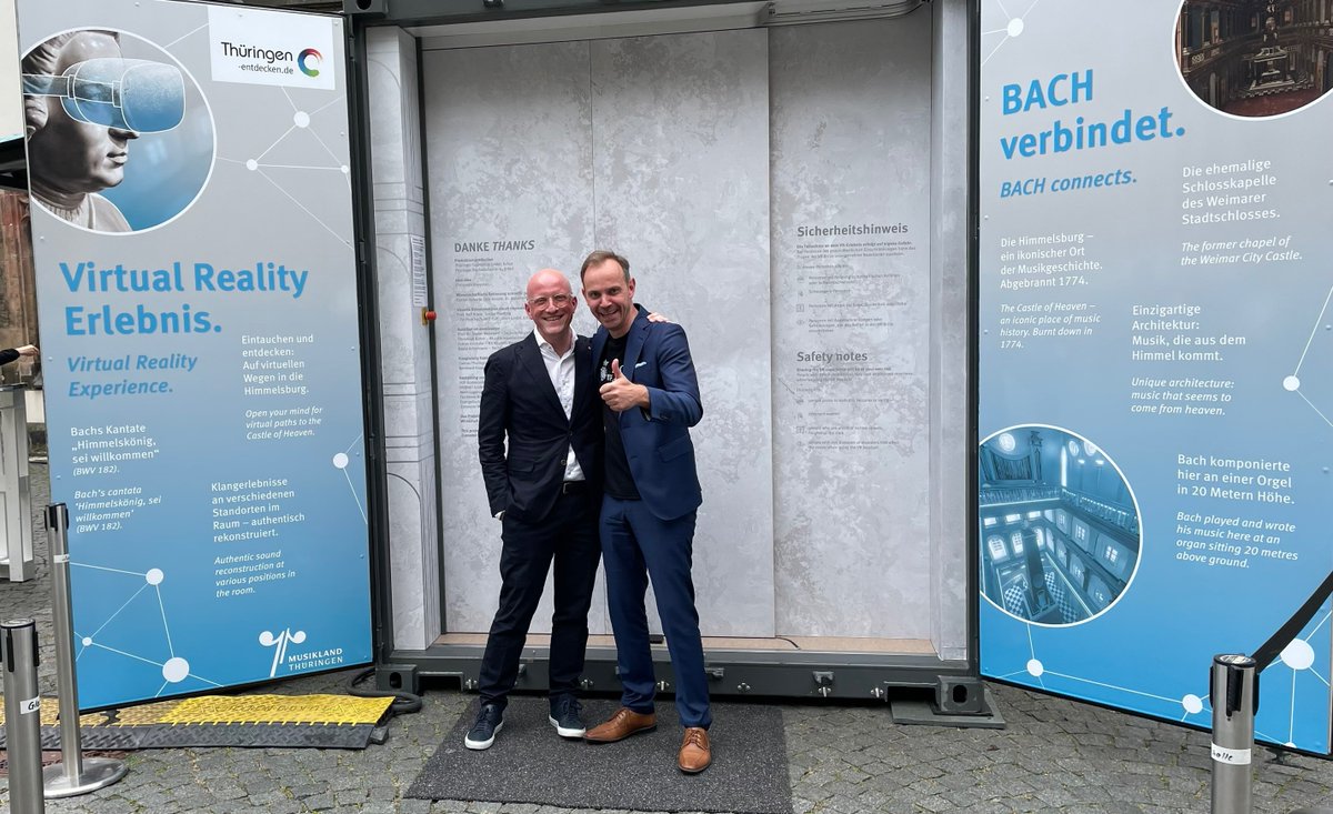 thueringen_ttg's tweet photo. Was für ein gelungener Auftakt unserer #Himmelsburg in #Leipzig! Heute eröffneten Dr. Franz Hofmann (TTG), @ch_drescher (Thüringer Bachwochen) mit Prof. Christfried Brödel (Neue Bachgesellschaft e.V.) und @RischeRolf (Deutsche Welle) unsere #Himmelsburg zum Bachfest. #bachrocks https://t.co/pfkrdUvV40