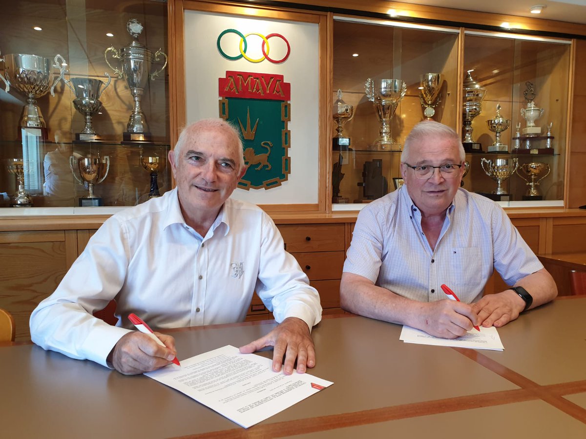 Hoy, visita de la consejera Rebeca Esnaola y Miguel Pozueta al renovado campo de béisbol de <a href="/CDAmayaPamplona/">C.D.Amaya</a> y firma de Acuerdo de Usos de esta instalación entre IND y CD Amaya.

<a href="/deporte_na/">Deporte - Kirola</a>
<a href="/RFEBS/">RFE Béisbol y Sófbol</a>
<a href="/AmayaBeisbolCD/">Amaya Béisbol</a>