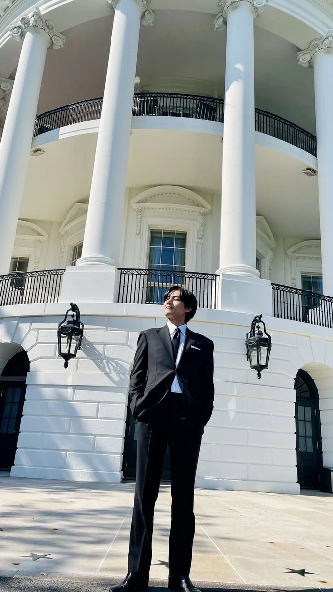 ExercitusInvict's tweet photo. 📸| #V en sus historias de Instagram 

🔗https://t.co/NmhMung2JK

🔗https://t.co/oaz3bKyC4a

#BTS #방탄소년단 #BTS_Proof @BTS_twt
･ัSky☄️ https://t.co/6XqtK8RQ2P