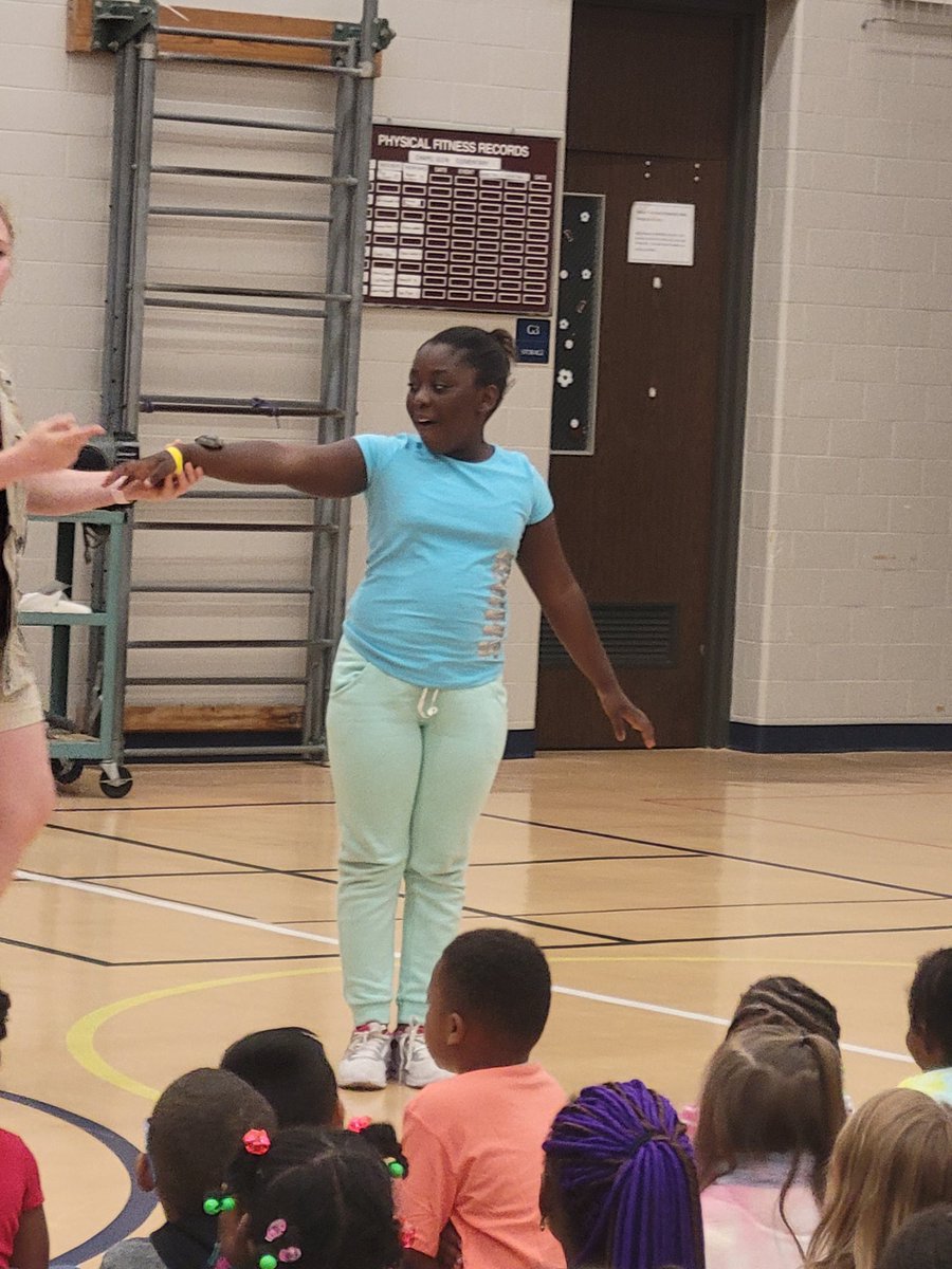 MrsJohnsonWLE's tweet photo. @WayneTwpSuper @jastegemann @IXScience @tripleI2014 Silly Safari #wearewayne #youreintvited #summerschool https://t.co/OBdITwwnad