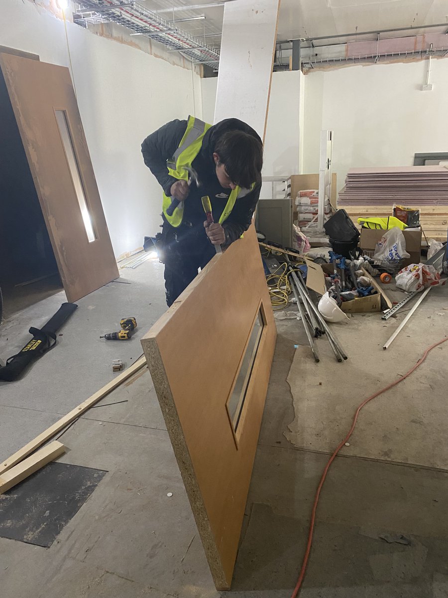 Lisa Fowles tweet media