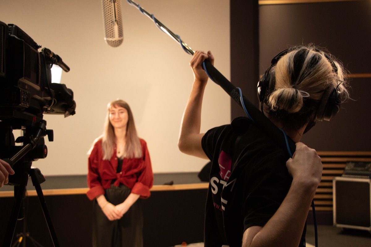 EFCAM_France's tweet photo. ⚠ Attention : dernières Journées Portes Ouvertes le 18 juin. 📅

Venez découvrir nos formations en Audiovisuel, rencontrez nos enseignants et nos étudiants le 18 juin de 14h à 17h à Riom et de 14h à 16h à Grasse ! 

+ d'infos : https://t.co/x6xLS2kzpq https://t.co/DazdHTojHm