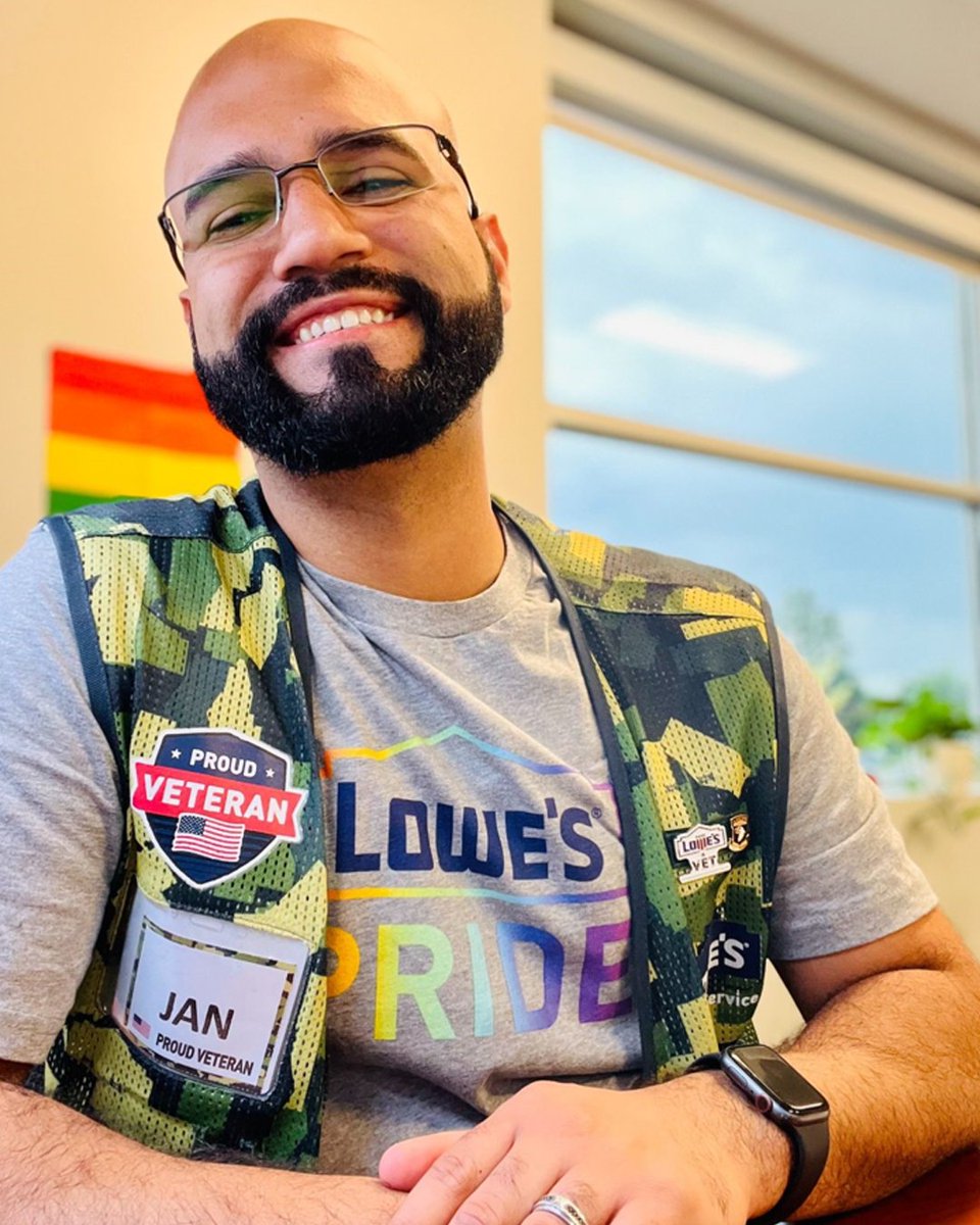 LowesCareers's tweet photo. Associates all over across the country are sharing their Lowe's Pride and we are excited to see yours! Use #LowesPRIDE on social to spotlight your photos throughout June. #LowesForAll 

❤️🧡💛💚💙💜 https://t.co/NiPoDwQ447