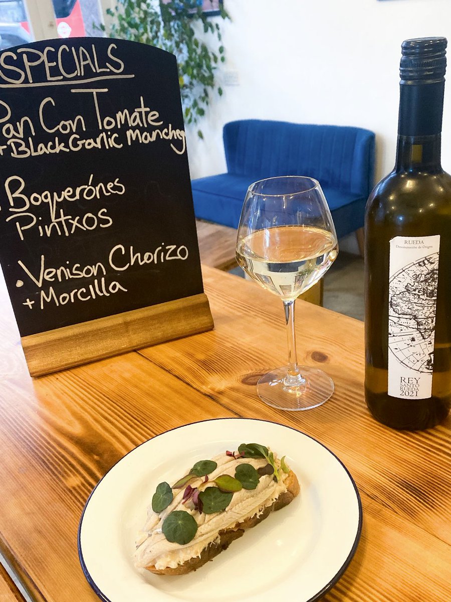 thetapasroom's tweet photo. Forget all your troubles as tomorrow is #WorldVerdejoDay ! If you ever needed an excuse to drink a crisp glass of Rueda’s best known grape variety now’s your chance! Check out Peckham’s delicious pairing on as a special all weekend! #FridayVibes https://t.co/2cDkxHjNwI