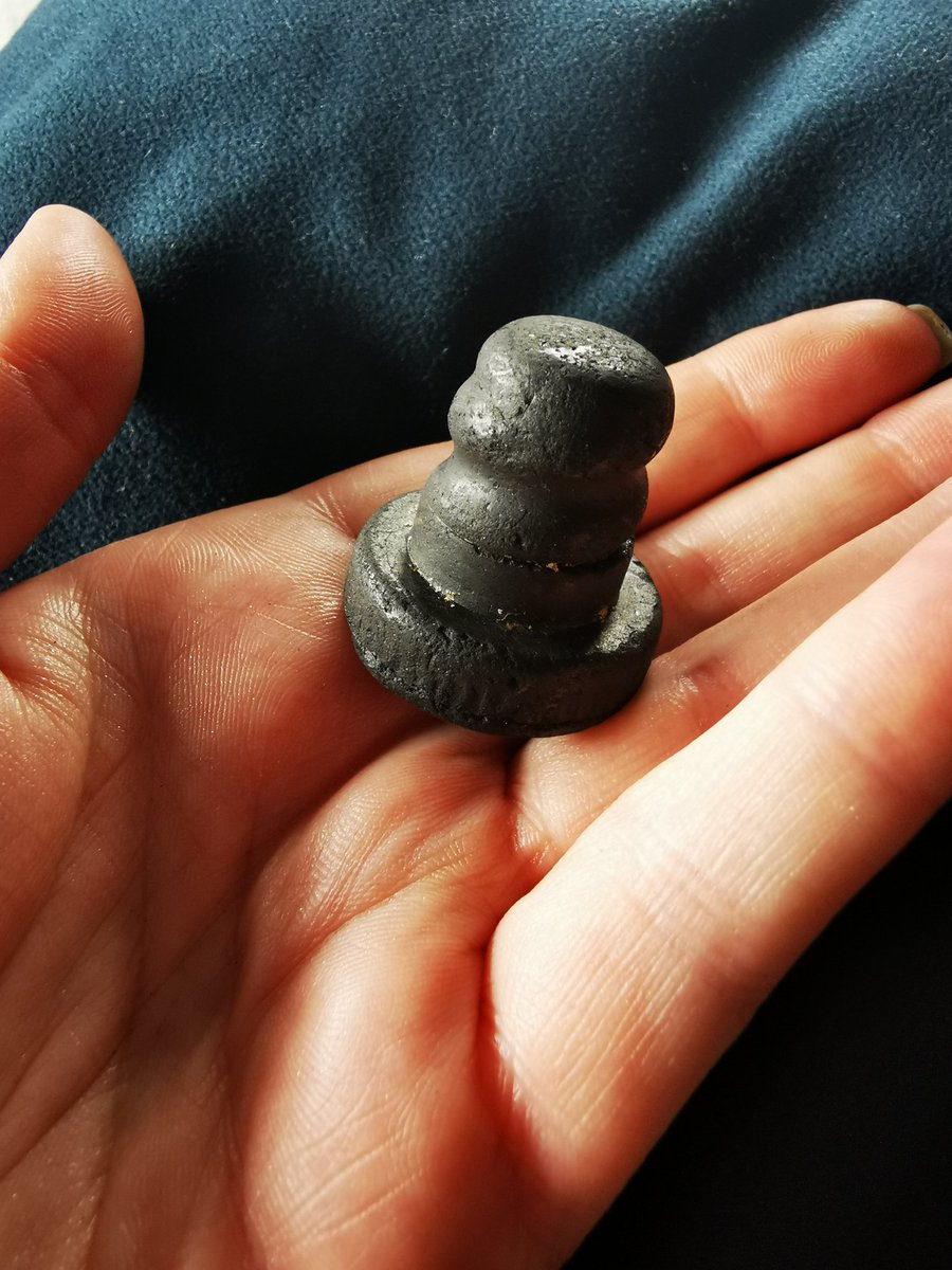 DaniKlaw's tweet photo. Found this on #dealkent beach today, it says S allsopps, trade mark registered, burton on trent. Anyone know how it old it might be?
#beachfinds #ukbeachcombing #allsopps #beerhistory #kentfinds #historicalfinds #vulcanite #beachcombing #found #bottlestopper #vintage https://t.co/vV9ehWKxQQ