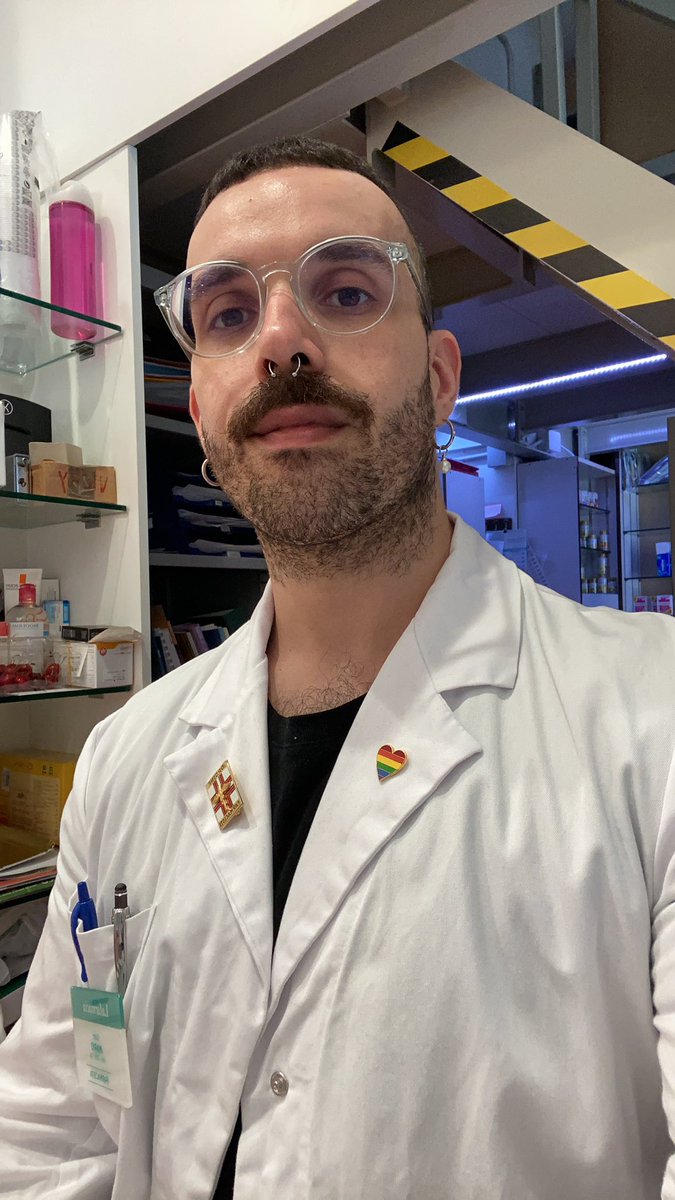 MChiacchiaro's tweet photo. Perché anche a lavoro è #prodemonth 🌈 https://t.co/mOL2Y3b0Sn