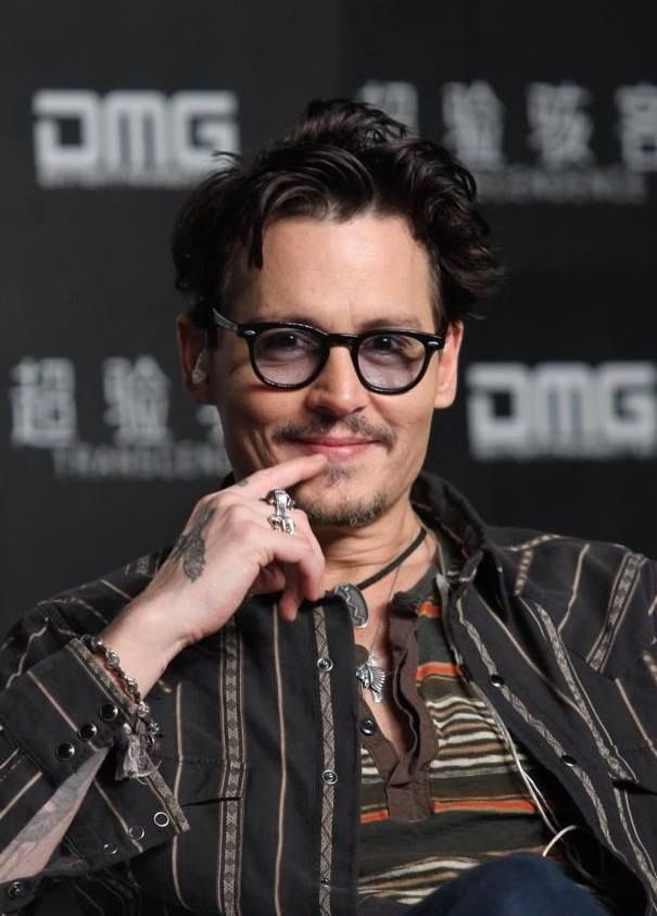 Dear Johnny, 

Thanks for staying strong through all you’ve been through. Your life is back. We all love you! ❤️🌹❤️🌹❤️

#HappyBirthdayJohnnyDepp