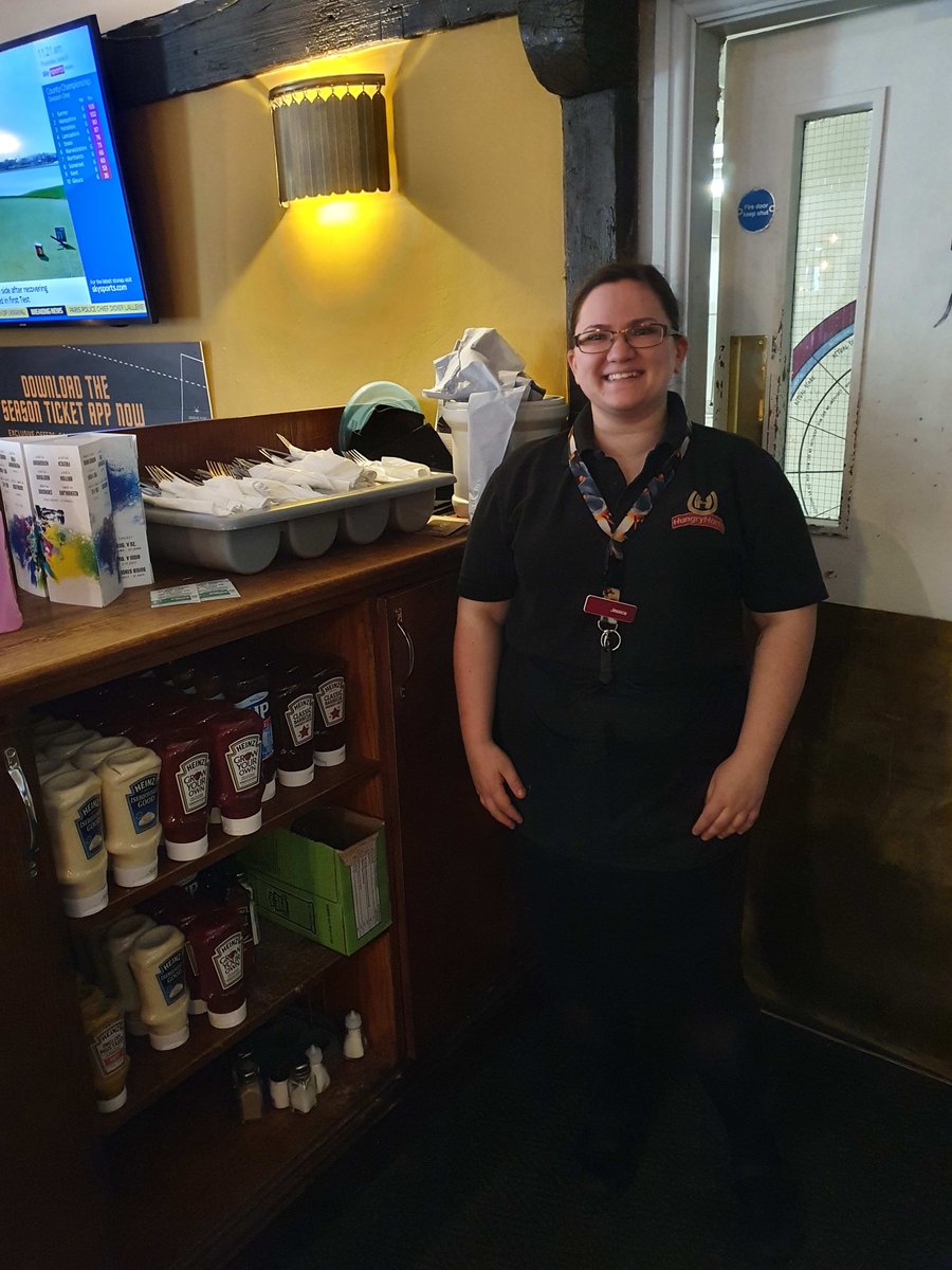 HungryQueensway's tweet photo. Meet Jess!
She has worked at the Queensway for a whole 12 years!!
She is trained on both Bar and Serving so can pull a good pint and also bring you your tasty meals!
When not at work she'll be looking after her two lovely children.

#meetthteam #teamQueensway #saucy #supermum https://t.co/VkG7Y54ZLR