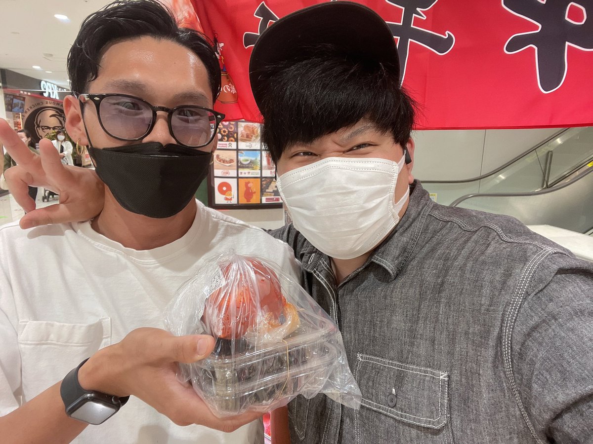 jackie_mrx69's tweet photo. 平日やのに車��隈で大盛り上がり💚

前に買ってくれた人から新規まで
いっぱい来てくれてありがとう😭✨

明日もバリバリ販売してるんで
みんな待ってます🔥🔥🔥🔥🔥

@ryohebo 
@komalovehyskoa 
@YuutoBRZ_GReddy 
@Mochizanex0727 
@7223_miku
@SHIORI72347278 https://t.co/ijtntFn8Sn