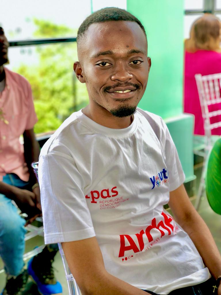 BisimwaCibangu's tweet photo. Son expertise porte sur la santé sexuelle et reproductive. Je me spécialise sur des sujets comme la contraception et l'avortement.
la Messagerie instantanée #NurseNissa de @IpasOrg 
Enregistrez 0827325289 dans vos contacts et interagissez avec NurseNissa via #WhatsApp. #STOP_VBG https://t.co/h3arqP68cL