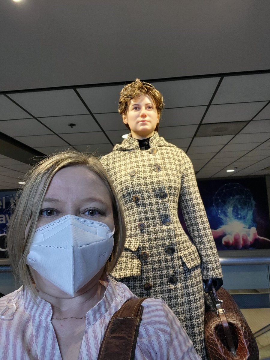 JWhitmerTaylor's tweet image. Had to say goodbye to my girl Nellie Bly as I head from Pittsburgh to Lexington for #SAWH. My 1st time seeing the investigative journalist since @HistoryCenter installed her @PITairport.