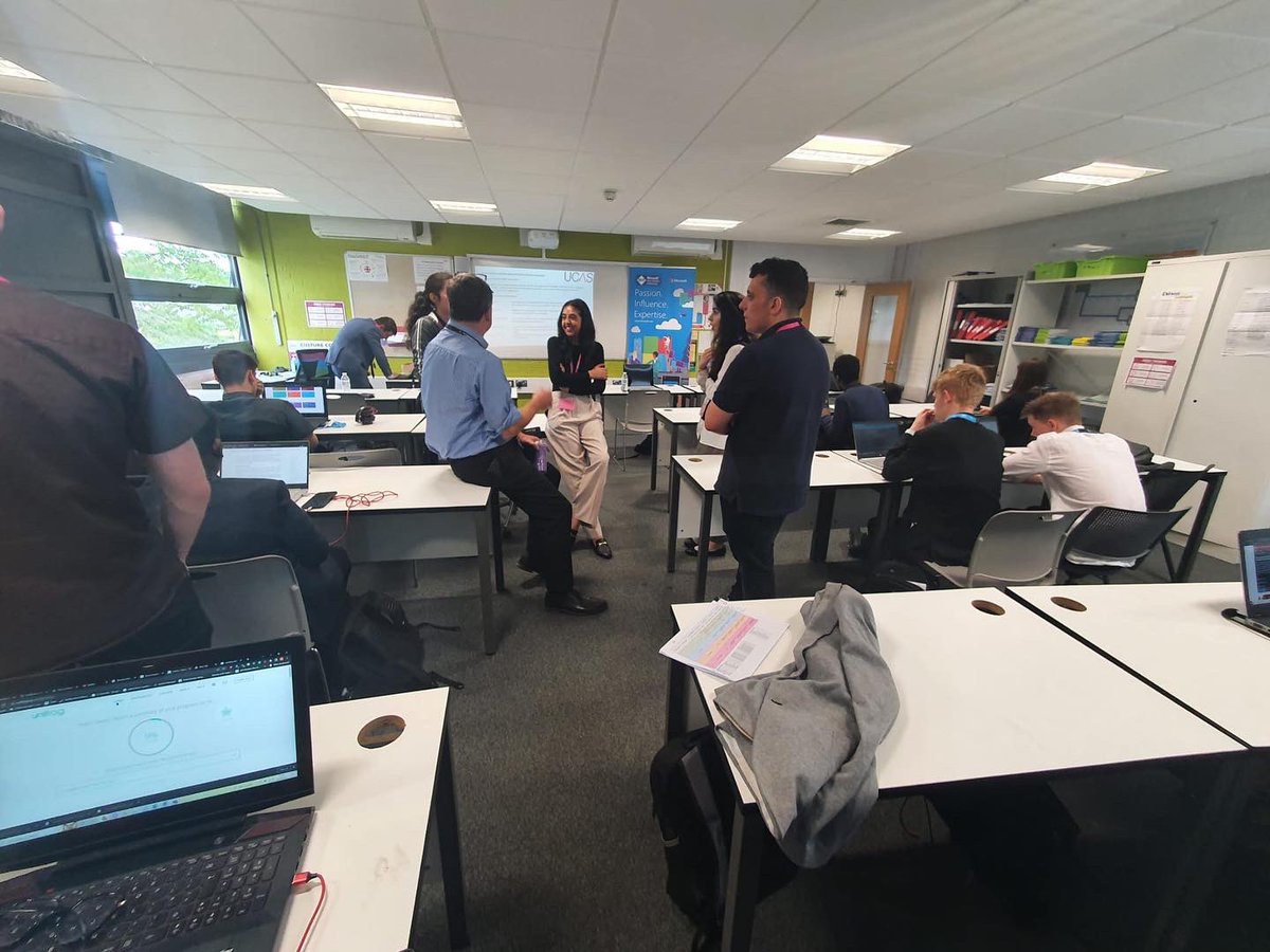 UTCReading's tweet photo. Today was all about Year 12 learning about possible future routes, including Apprenticeships, University, Employment and HNC/Ds💡Thank you to @AmazingAppsUK @portsmouthuni @SouthCentralIOT and our Alumni students from @Microsoft @ThalesUK @fujitsu_uk and @UniofReading 🙌🏼 https://t.co/7TWWNwXGiq