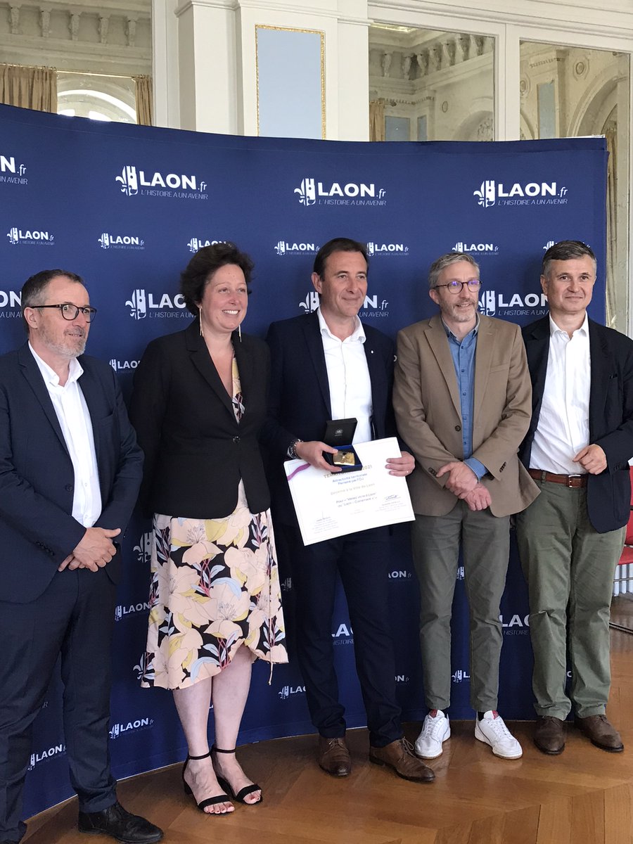 Le 7 juin, remise in situ à <a href="/villedelaon/">Ville de Laon</a>, lauréat Or en 2021 pour « Venez vivre à Laon » Ou « Laon = Carrément + » dans le domaine #attractivité territoriale.🥇@FDJ
Merci <a href="/DelhayeEric/">Eric Delhaye</a> pour l'accueil !
Ensemble, essaimons l'#innovation !💡
<a href="/thierry_louchin/">Tlou21400</a> @LAOU_FR <a href="/alonsault/">VITU David</a>