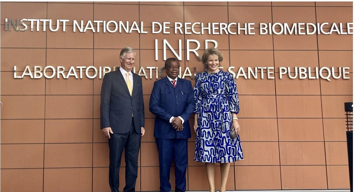 makoba_y's tweet photo. Faut pas ennuyé le Roi et la Reine, amenez-les à  kingakati chez #China_Rambo, ils vont adorés. https://t.co/d6QdfZKMah
