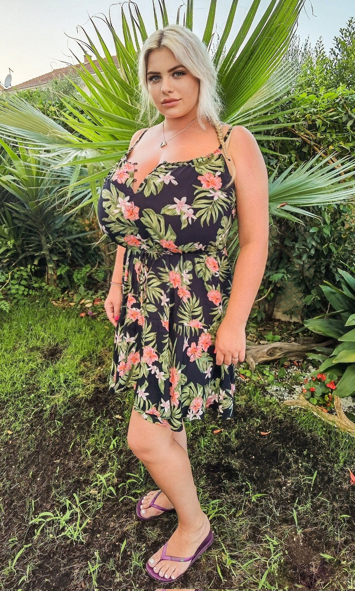 Nina Phoenix π on Twitter "Don't let the grass grow under your feet! π€