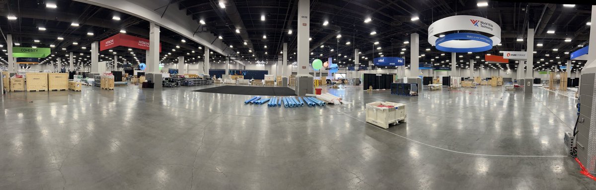 SNMPguy's tweet image. Progress is being made setting up for #CiscoLive …. Sometimes you have be creative for a work environment too…. :) #HardNOCLife #CiscoDevRel