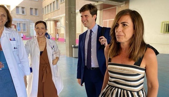 Ha sido un placer ver las ganas que tienen de aprender los alumnos. Espero que algunos compartan la vocación de servicio público. Aragón y España les esperan.

Enhorabuena a las profesoras y directora del Colegio Carmelitas <a href="/fecnscz/">Colegio FEC Ntra. Sra. del Carmen - Carmelitas</a>, Elisa y Ana, por su gran trabajo y dedicación.