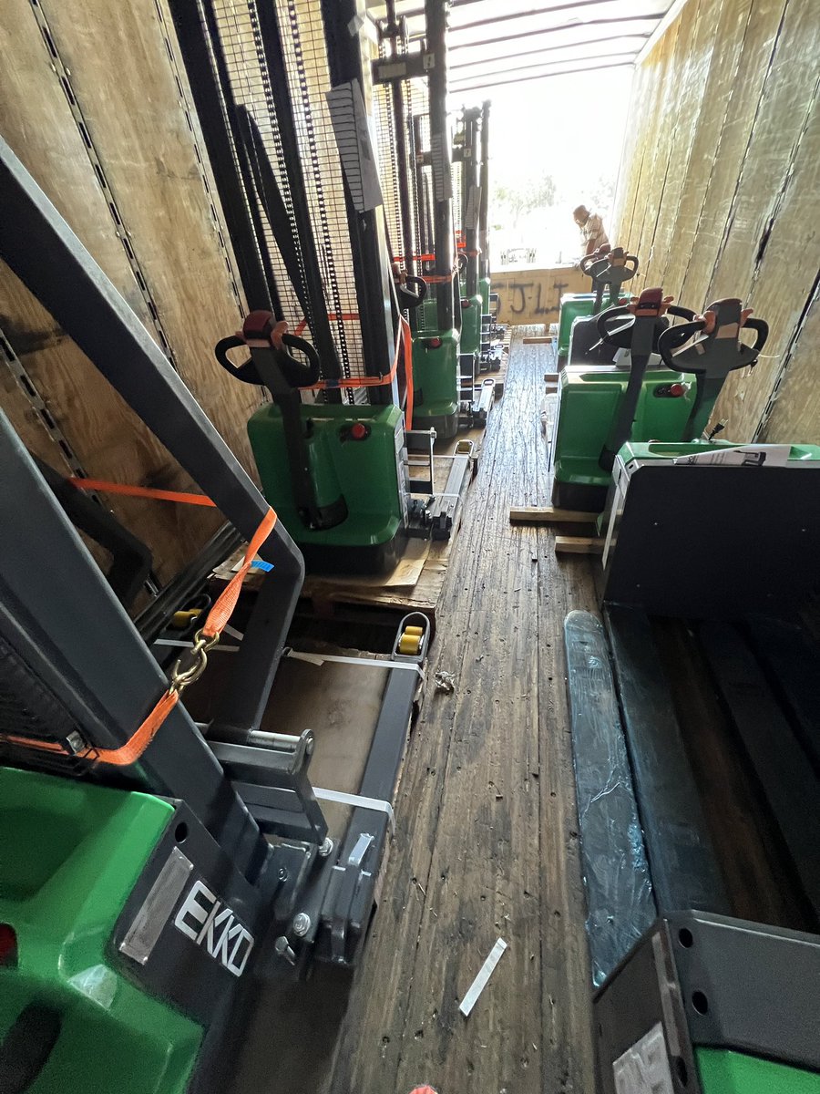 EKKOlifts's tweet photo. The #EP15JLi #EP18Li and #EB13E-Li lithium units being delivered to our happy dealer! EKKO currently has a large inventory from small to big units. Contact us and get yours today!
https://t.co/WHEJyJileT 877-232-6517 info@ekkolifts.com #ekkolifts #forklifts #lithiumionlifttruck https://t.co/cHKaoJb43K