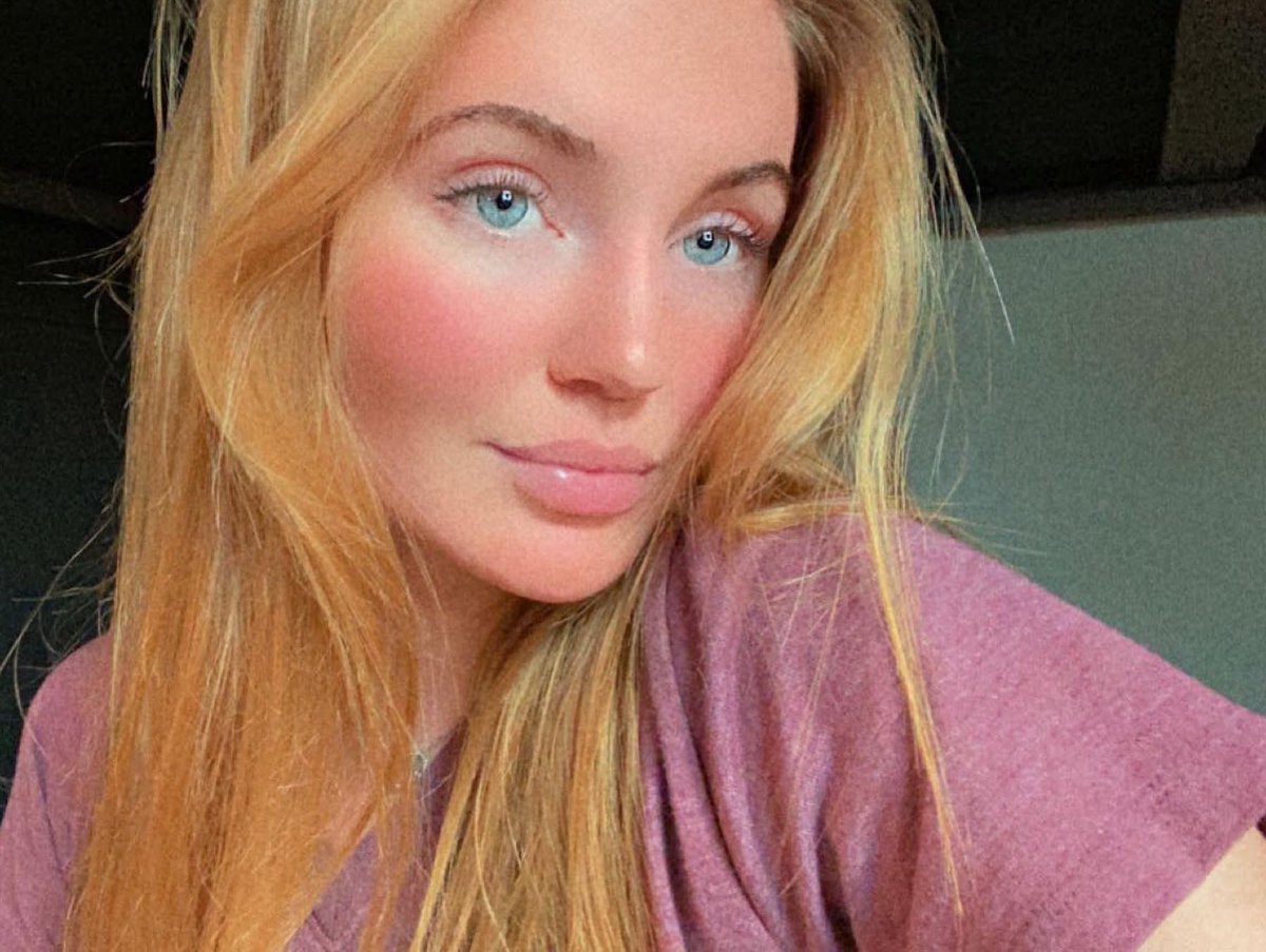 nottalysssa's tweet photo. baby blues and salty hair 🤍 https://t.co/w0yQxvDScP