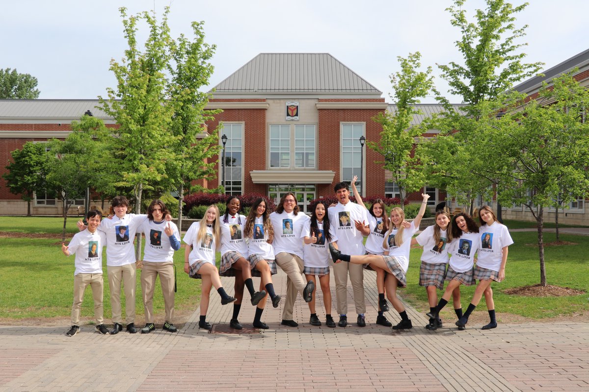 HTSRichmondHill's tweet photo. Thank you to our #Lifers & their families for contributing in such #meaningful ways to HTS!🌟 Your #accomplishments & #growth have been incredible; we could not be more proud.
@htsparents #HTSparents #graduatingclassof2022 #Classof2022 #HTSHawkPride #HTSrichmondhill https://t.co/iZJJmvU3ZC