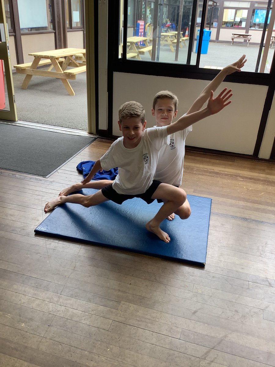 Year5tcps's tweet photo. We were really excited to start our gymnastics block today. Lots of super matched and mirrors balances! #physicaled @pe_passport https://t.co/KM5cGvjPvs
