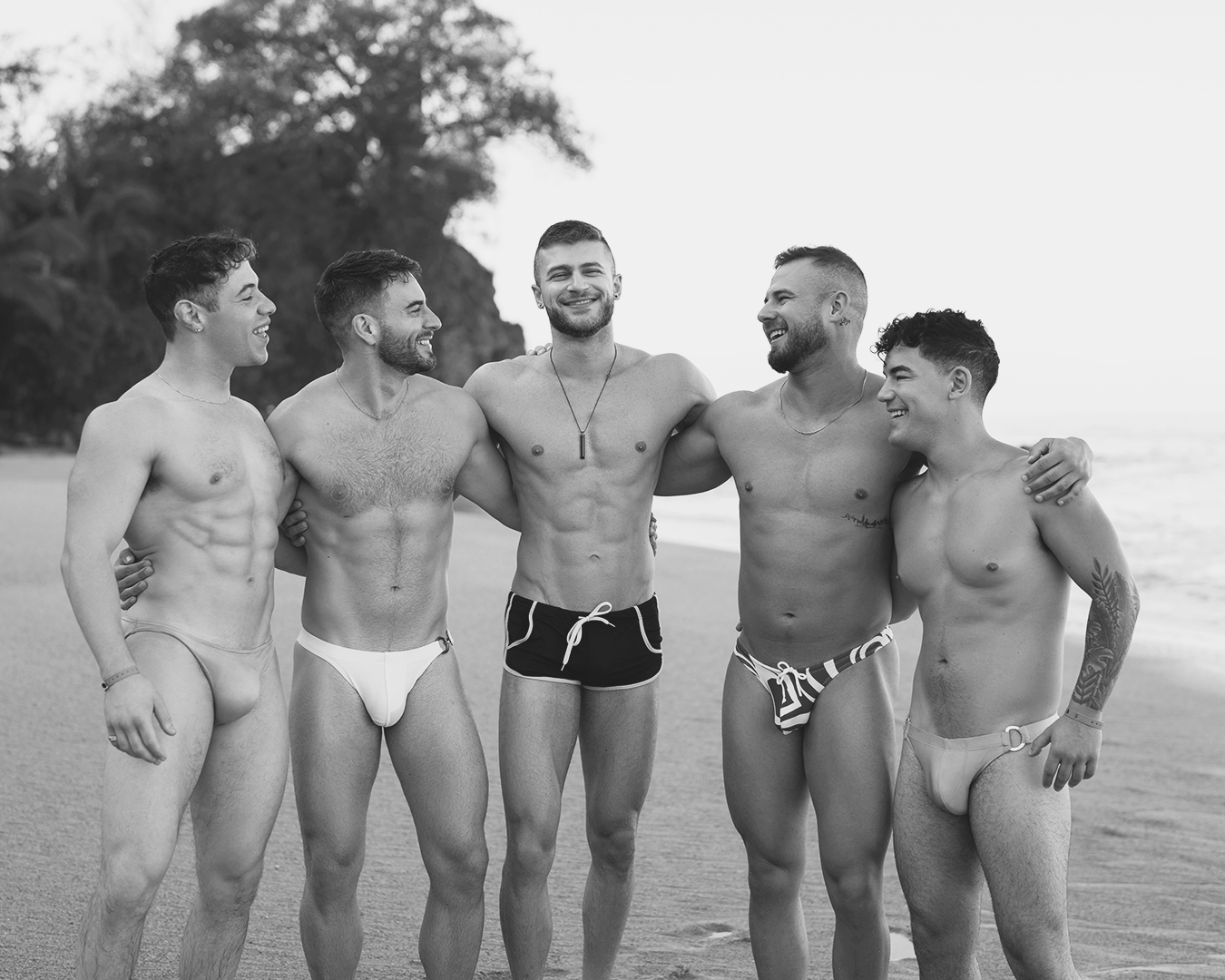SeanCody on Twitter: "B&W just hits different 🧡⚫⚪ https://t.co