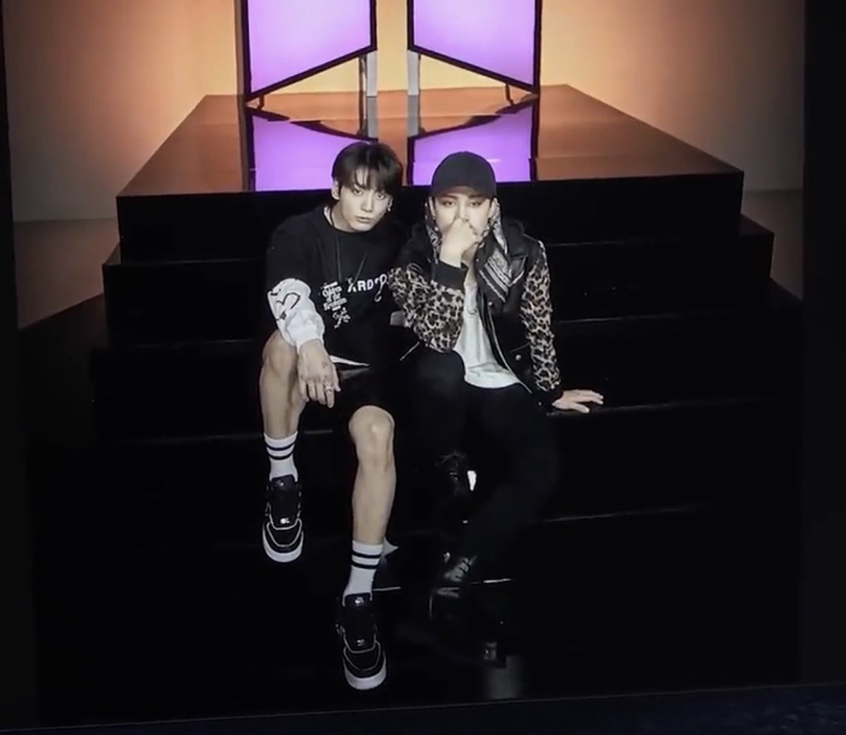 Minkookearn4's tweet photo. ปล่อยออกมาให้หมดทุกรูปเลยได้มั้ย โฮกดีมาก🥺

#kookmin https://t.co/DOxtTal6yh