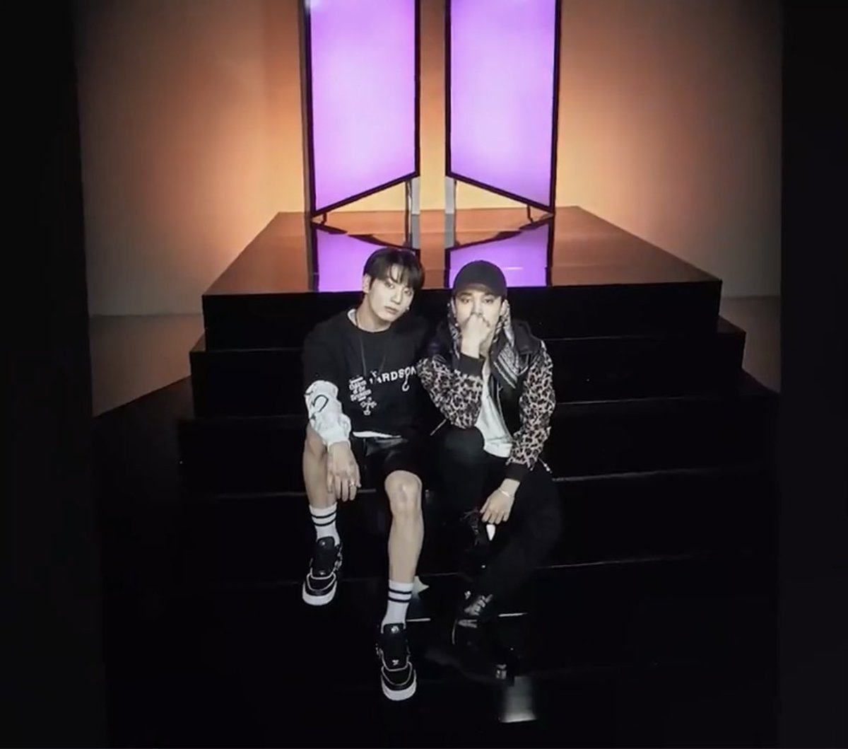 Minkookearn4's tweet photo. ปล่อยออกมาให้หมดทุกรูปเลยได้มั้ย โฮกดีมาก🥺

#kookmin https://t.co/DOxtTal6yh