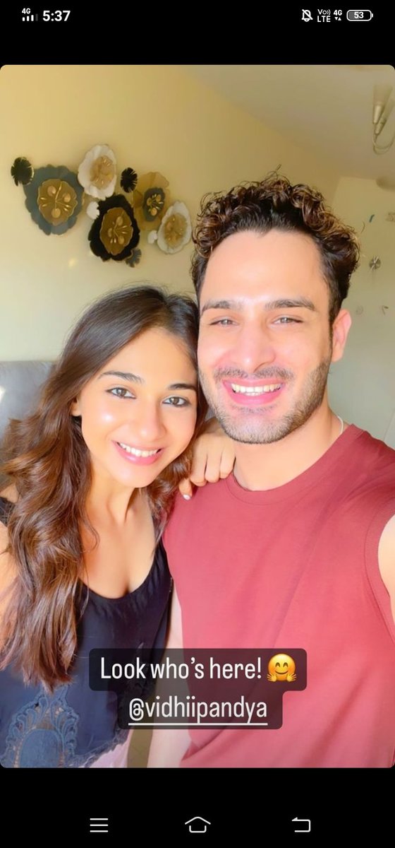 Adarsh_Jha_07's tweet photo. Mera Yaar Hai Ran warga 
Dildaar hai Rab Warga 
Ishq Karoon Ya Karoon Ibadat
Ikko Hi Gal Hai  

#UmarRiaz #vidhipandya 
#Umvi 
JAB UMVI MET https://t.co/vvDc6ZJlZw