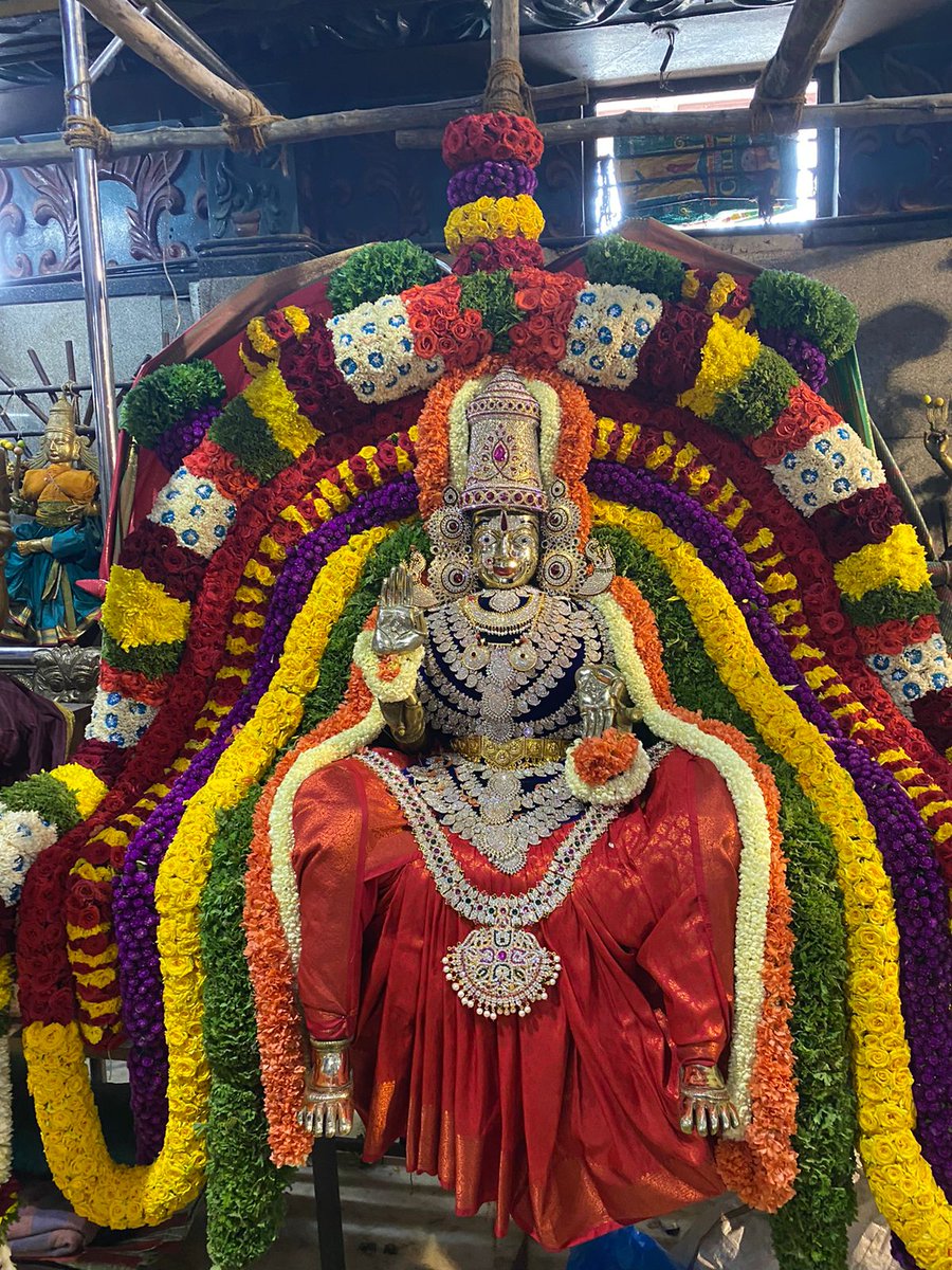 BNMREDDY's tweet photo. ಬಿಟಿಎಂ ವಿಧಾನಸಭಾ ಕ್ಷೇತ್ರದ ಮಡಿವಾಳದ ಊರ ಹಬ್ಬದಲ್ಲಿ ಕೆಪಿಸಿಸಿ ಕಾರ್ಯಾಧ್ಯಕ್ಷರು ಹಾಗು ಬಿಟಿಎಂ ಶಾಸಕರಾದ ಶ್ರೀ ರಾಮಲಿಂಗಾ ರೆಡ್ಡಿ ಅವರೊಂದಿಗೆ ಭಾಗವಹಿಸಿದ ಕ್ಷಣ. ಹುರುಪಿನಿಂದ ಭಾಗವಹಿಸಿ ಹಬ್ಬವನ್ನು ಯಶಸ್ವಿಗೊಳಿಸಿದ ಎಲ್ಲರಿಗೂ ನನ್ನ ಅಭಿನಂದನೆಗಳನ್ನು ಸಲ್ಲಿಸುತ್ತೇನೆ.
#BNMR #Madivala #BTMLayout #INCIndia #TeamBNMR #RLR https://t.co/wqr7mU712z