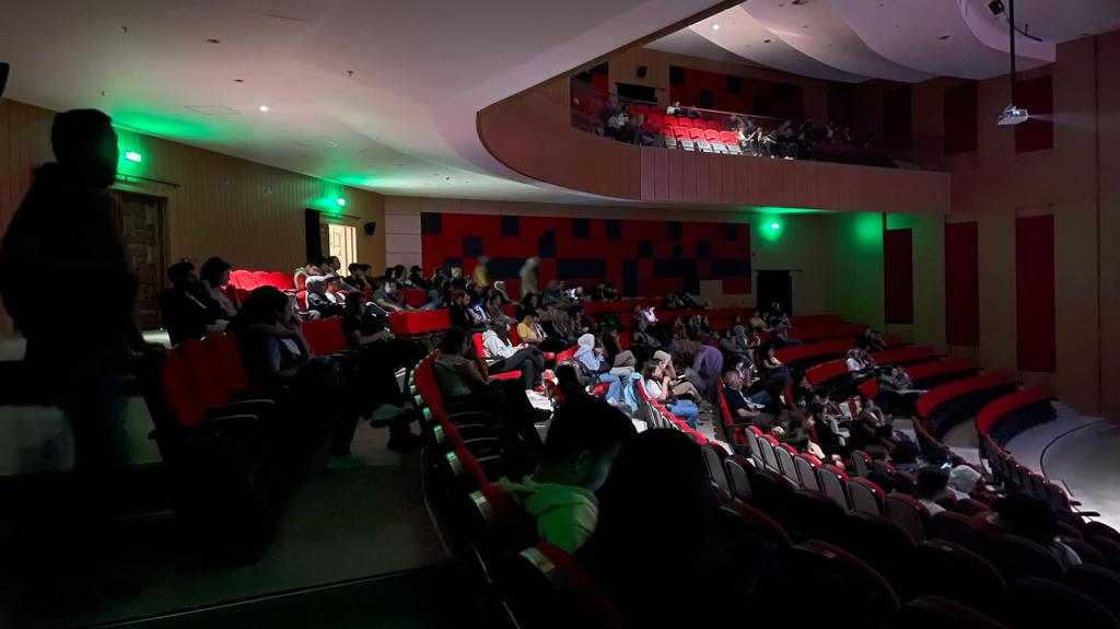 IstanbulCinema's tweet photo. Safranbolu'daki gösterimlerin sonuna geldik. Gösterdiğiniz ilgi bizi o kadar motive etti ki... Tüm seyircilerimize teşekkür ederiz. Yeni durağımız İzmir! #BuralıBelgeseller https://t.co/uTaeoFvpB1