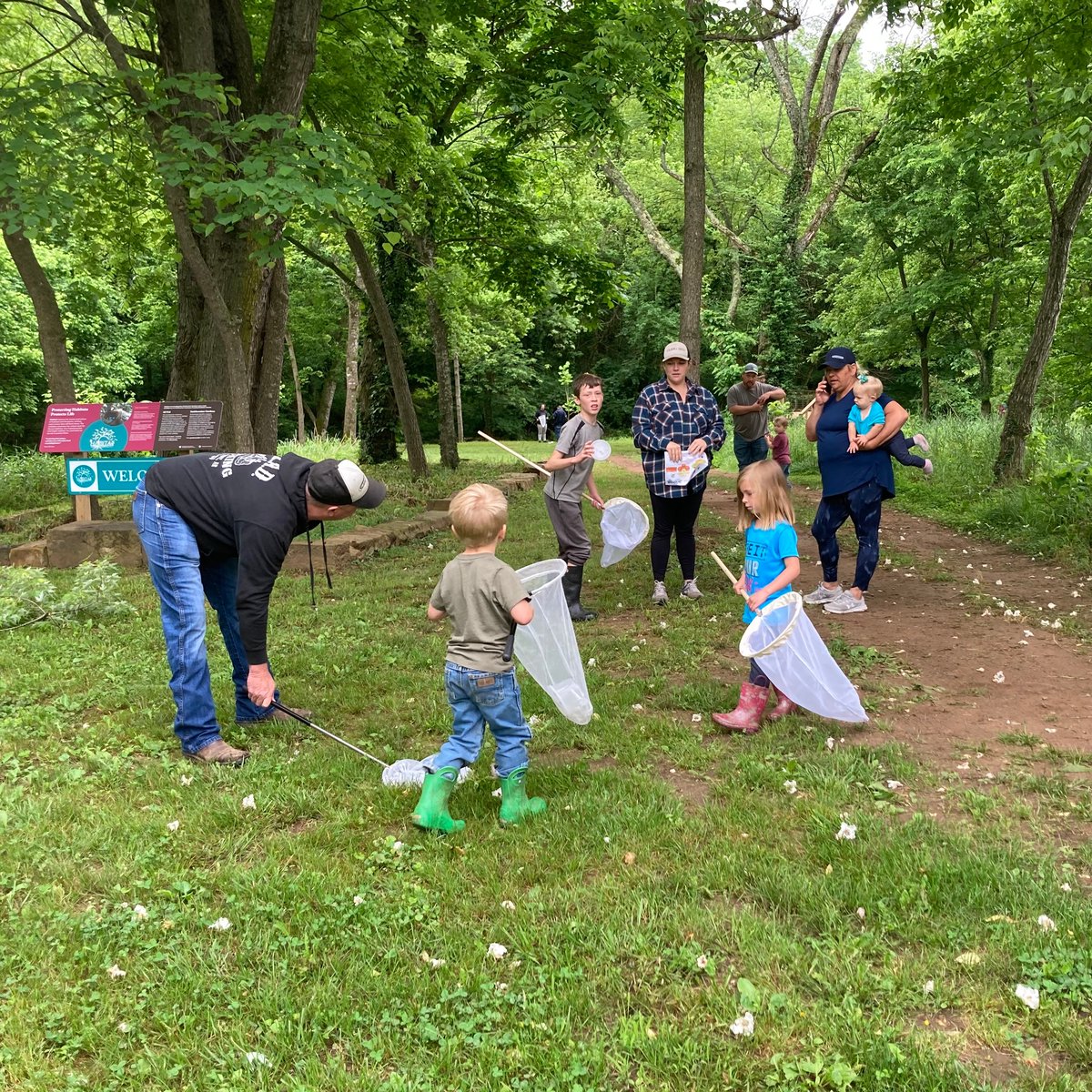 uarkbumpers's tweet photo. In May, #entomology instructor Austin Jones assisted Historic Cane Hill with "The Ozark Bug Crawl" to highlight Ozarks habitats, ento awareness &amp; a bioblitz beginning for an educational display. Pics: 
#BugCrawl #InsectID #outreach 🐛

#AgFoodLife https://t.co/vuKTtWMeXt