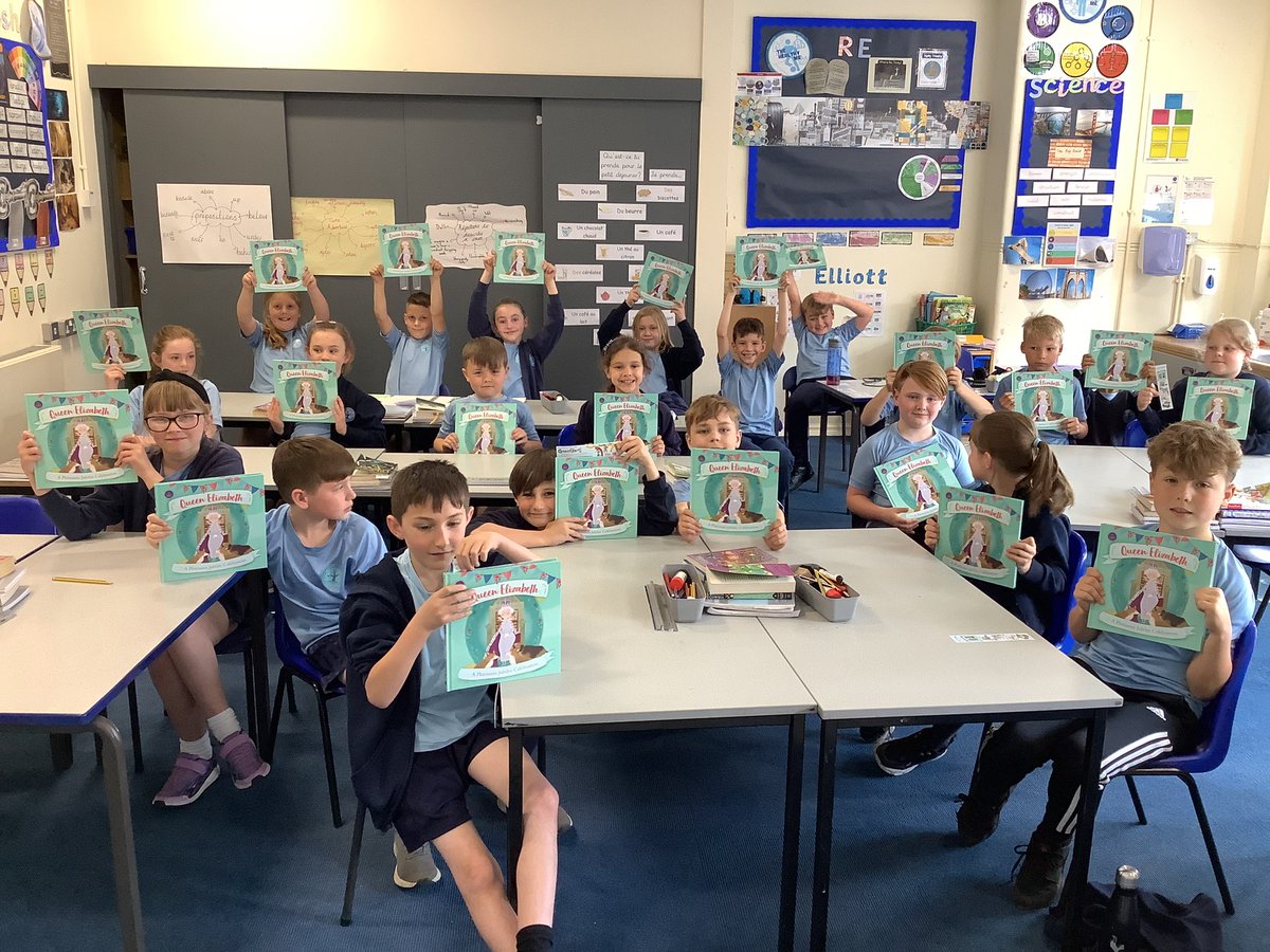 year4wja's tweet photo. 4EW have enjoyed reading their new books about Queen Elizabeth. https://t.co/xStN8cShVf