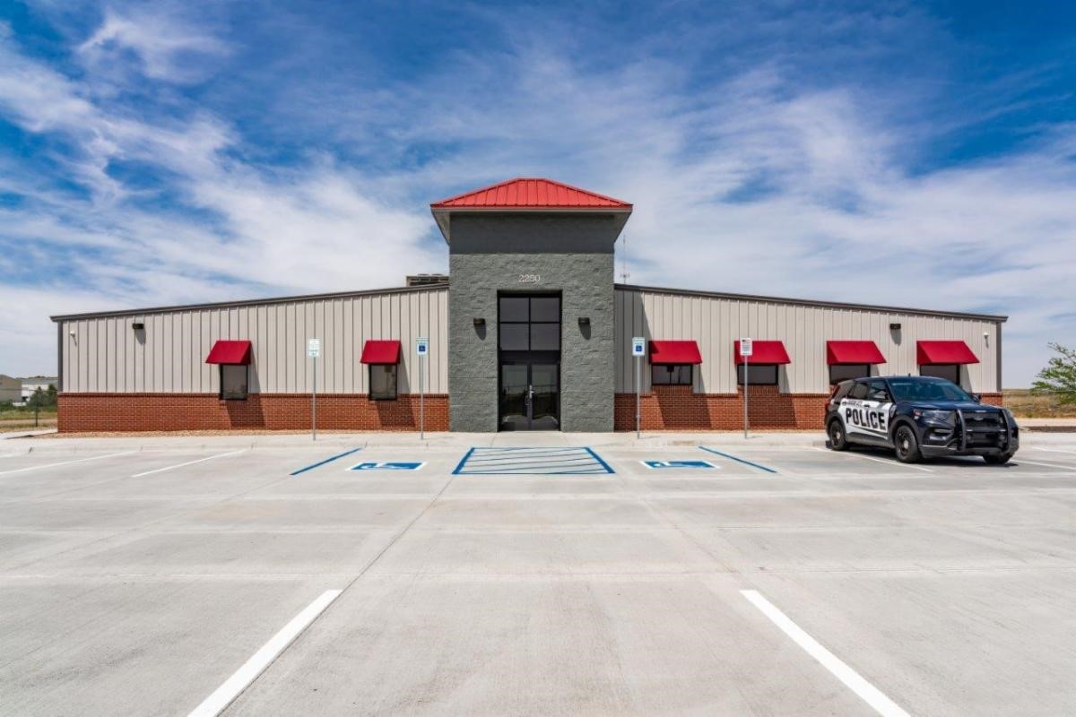 ConcoWichita's tweet photo. The Police Department shooting range facility in Garden City is now complete! The new gun range will replace their existing 55-year old facility and includes shooting lanes, classrooms, office space, showers and a parking lot. This versatile space was designed for tactical tr ... https://t.co/WwoTBTxNjo