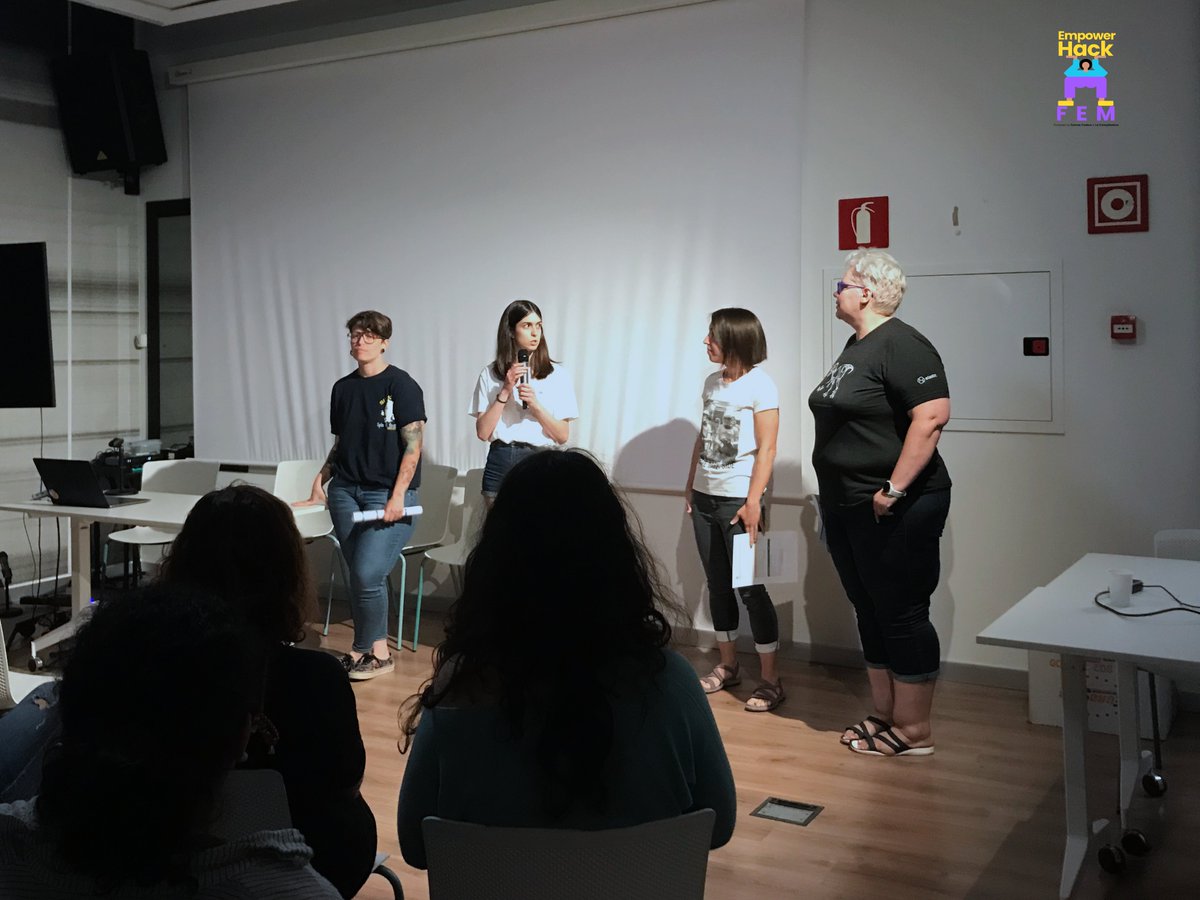 La Compiladora tweet media