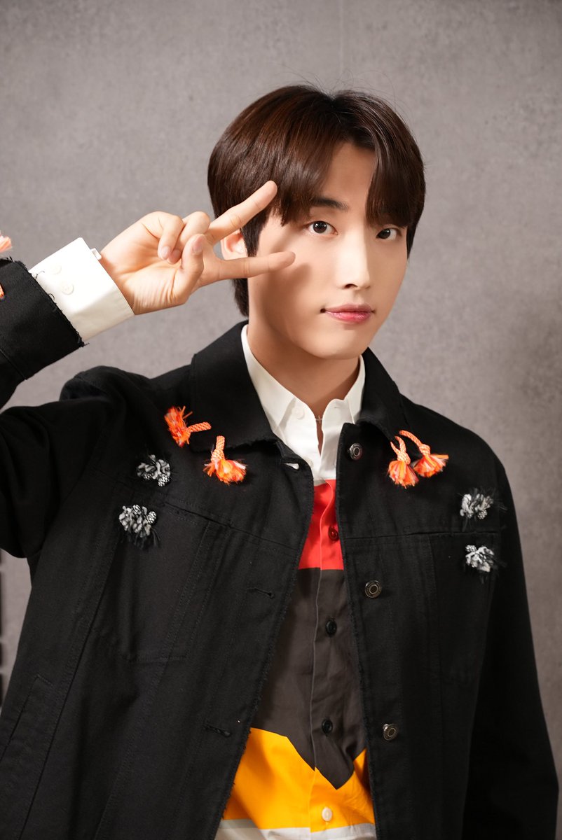 HelloPAPD's tweet photo. 이 세상 귀요미가 아니다.. 사람이 어떠케
이렇게 사랑스러울 수 있지..?💕🥺
난 앞으로 사랑스러운걸 “DK하다”라고
말할 것이다. 그는 사랑 그 자체.🤭❤️
#BLANK2Y #블랭키 #DK
#파인애플스튜디오 #pineapplestudio
#남자아이돌 #idol #kpop
❤️ https://t.co/mdHbHMvcAj
💜 https://t.co/nMJFHrXea8 https://t.co/nlfLQBFoDI