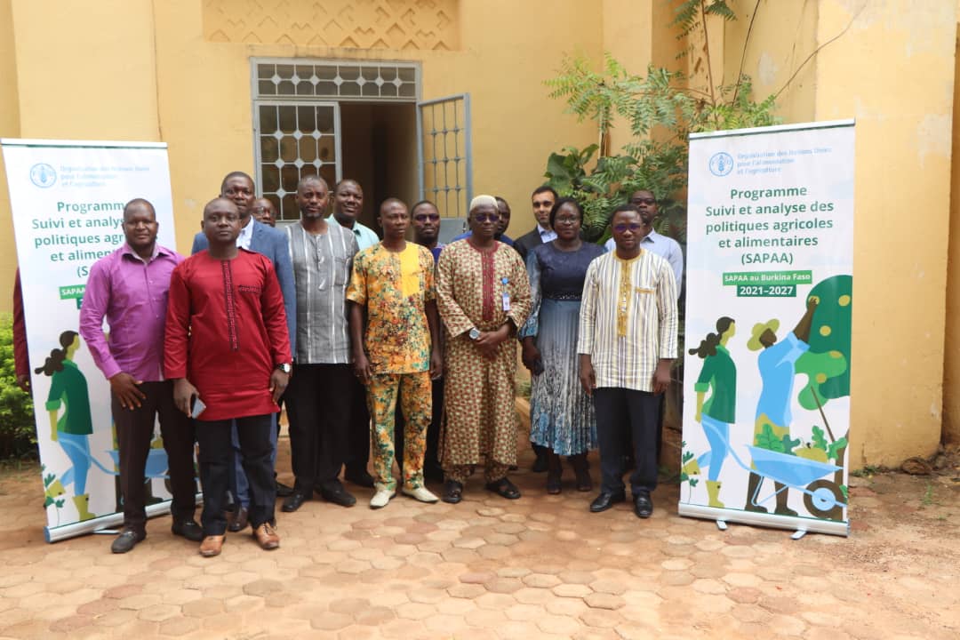 FAOBurkinaFaso's tweet photo. Lancement officiel de la 3ème phase du Suivi et Analyse des Politiques Agricoles et Alimentaires/2021-2027 (SAPAA) ce 09/06/22, présidé par le SG du Ministère en charge de l’Agriculture.
#SAPAA
@FAOSocioEcon
@gatesfoundation https://t.co/aVw99ZWS3p